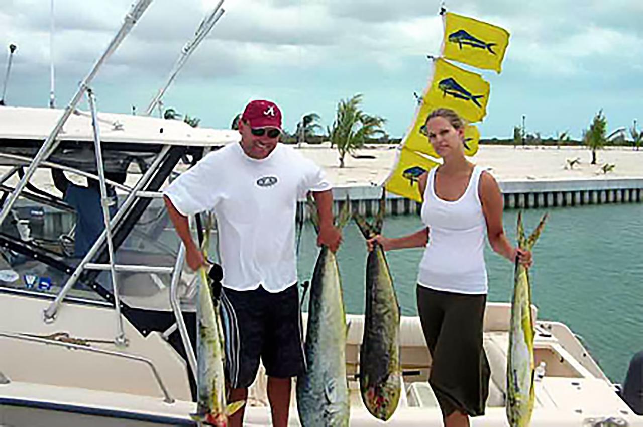 Hollywood Beach Suites Turks And Caicos Whitby Bagian luar foto